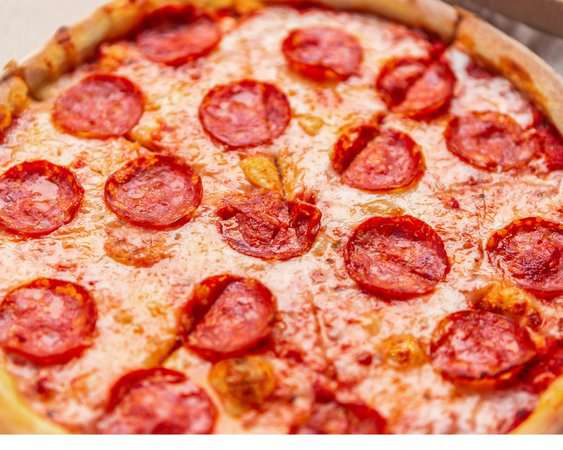 Chuck E Cheese Peperoni pizza