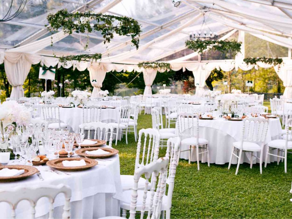 Different Costs of Catering That Includes Weeding